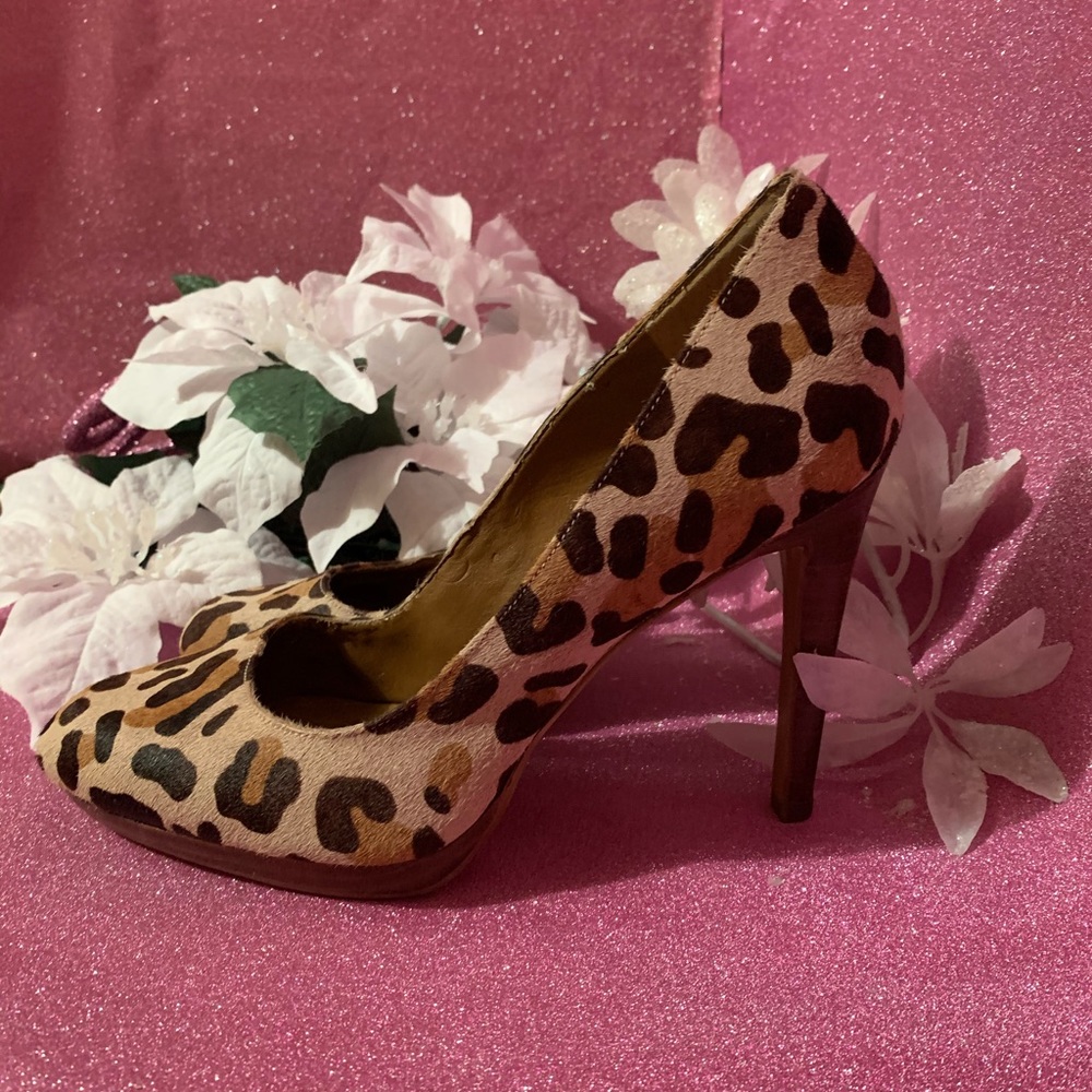 BCBGeneration Cheeta 4” Platform Heels Sz9